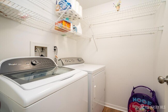 Building Photo - 16 Thoreau Dr
