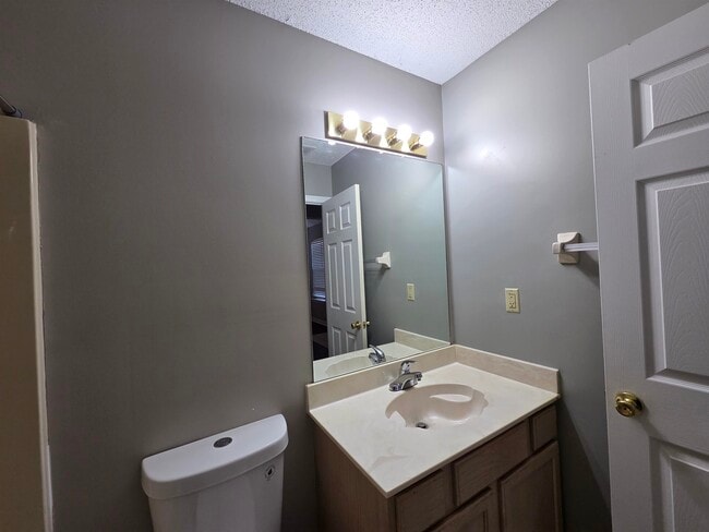 Building Photo - 7733 Shadowland Dr