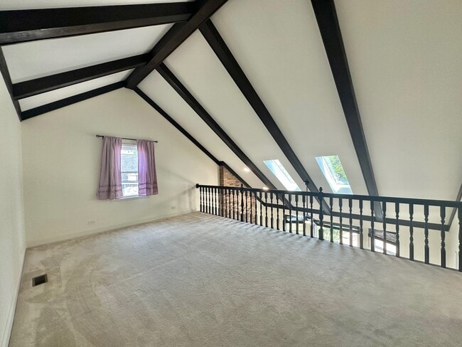 Building Photo - 1648 Dartmouth Ct