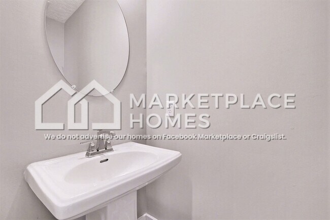 Building Photo - 185 Arbor Lp