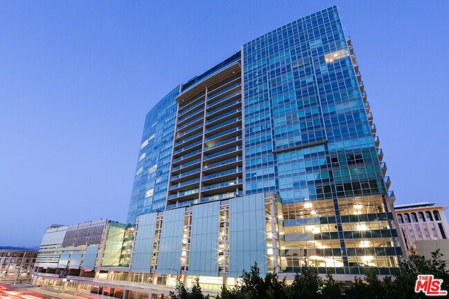 Building Photo - 3785 Wilshire Blvd