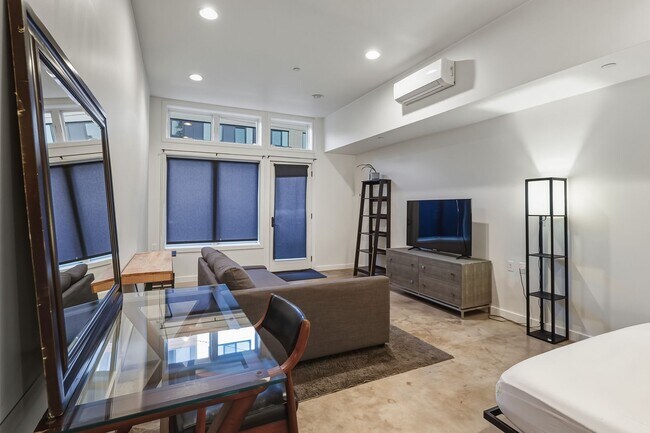 Building Photo - 18-20 N Monroe St