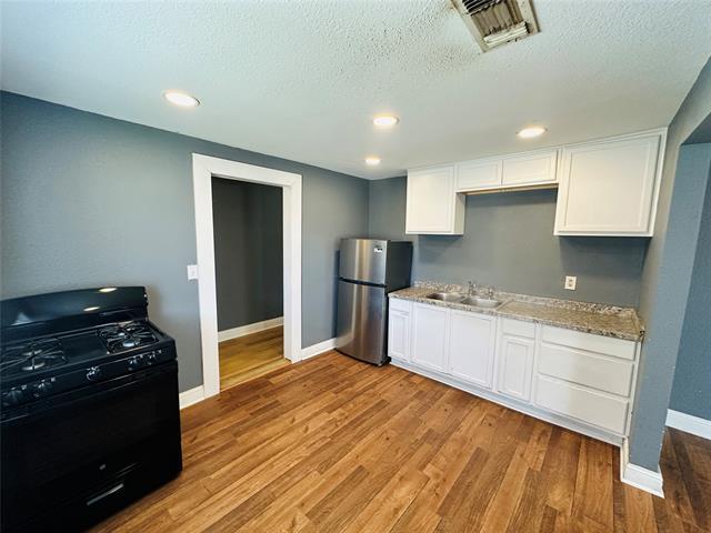 Building Photo - 2801 Ennis Ave