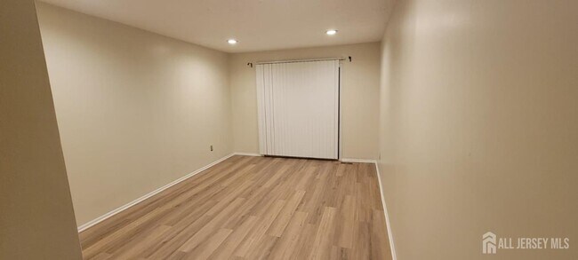 Building Photo - 24 Cotoneaster Ct