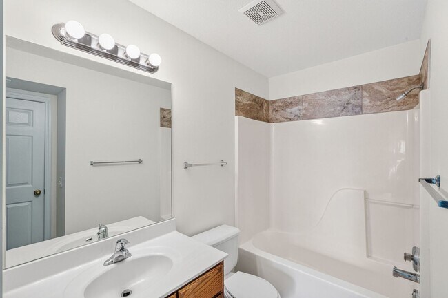 Building Photo - 1716-1718-1718 Juniper Dr