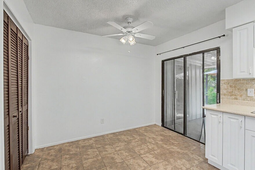 Building Photo - 3080 S Clematis Way