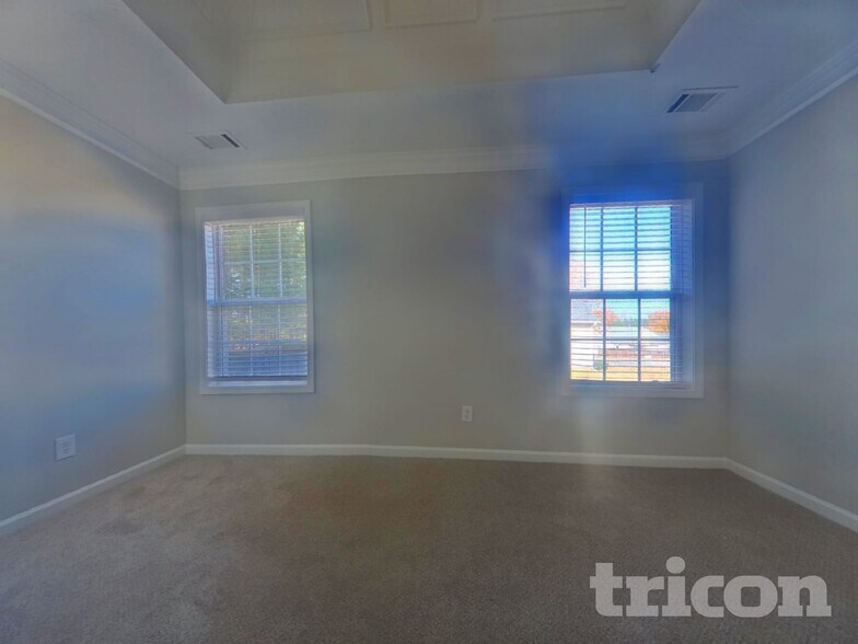 Building Photo - 806 Tucker Trail