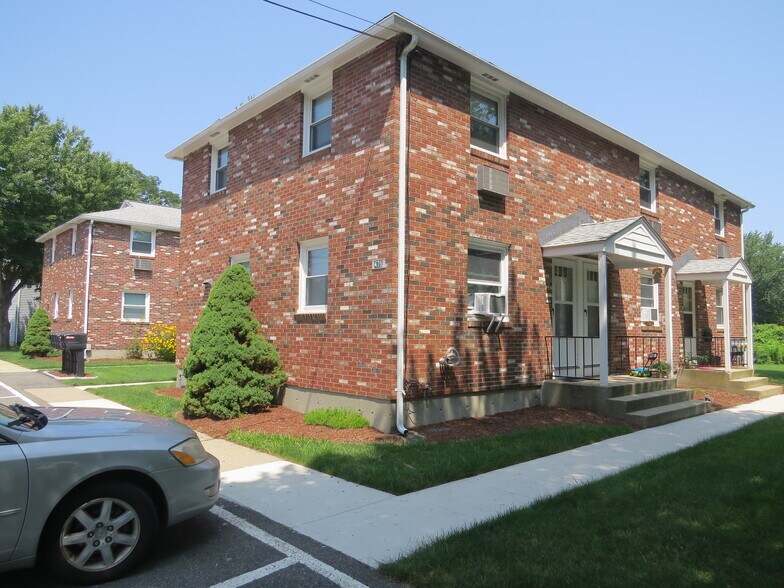 Building Photo - 469 Corey St