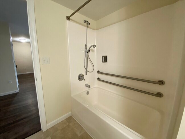 Building Photo - 100 Sentinel Court