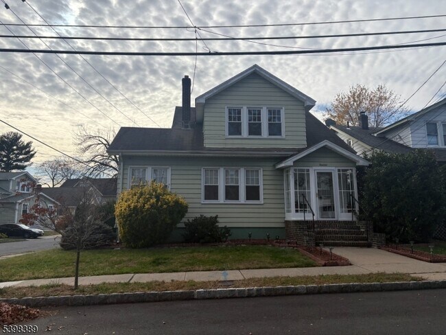 Building Photo - 19 Harding St