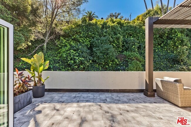 Building Photo - 3350 Coy Dr