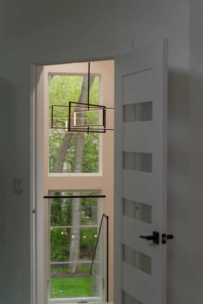 Building Photo - 4016 Eaton Dr