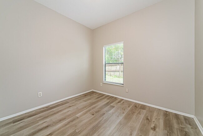 Building Photo - 10119 Pink Carnation Ct