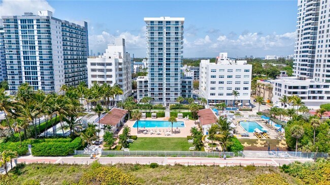 Building Photo - 2457 Collins Ave