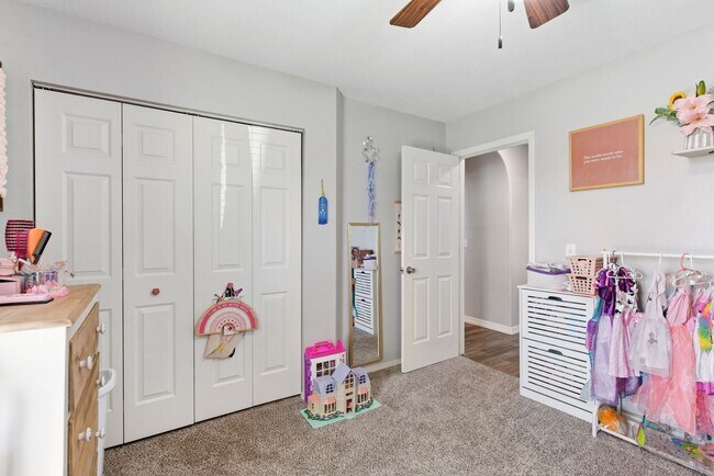 Building Photo - 3 Bedroom | 2 Bathroom | 2 Car Garage | Nixa Schools| Fireplace | Fenced yard | Solar Panels!