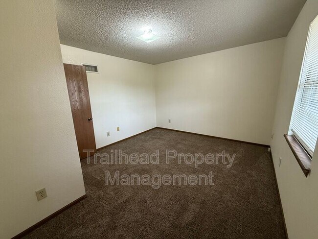 Building Photo - 2700 NW 3rd Terrace