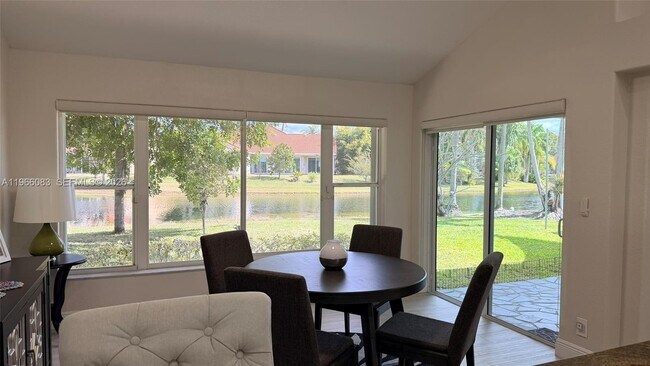 Building Photo - 582 Spinnaker