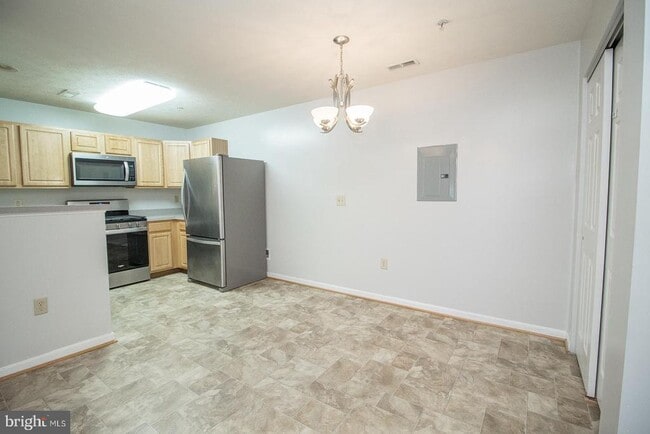 Building Photo - 45522 Westmeath Way