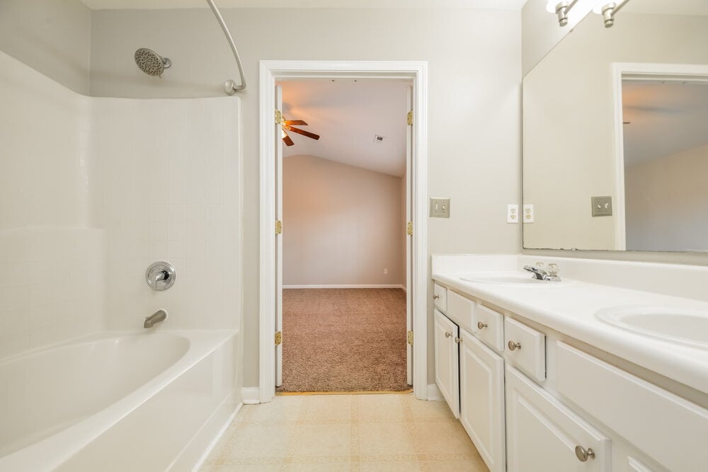 Building Photo - 5263 Little Sandy Dr