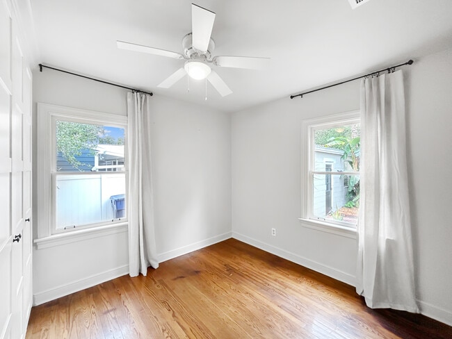 Building Photo - 3303 N Perry Ave