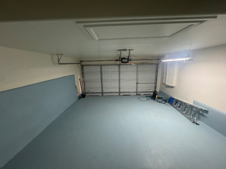 Building Photo - 15727 Cotton Tail Ln