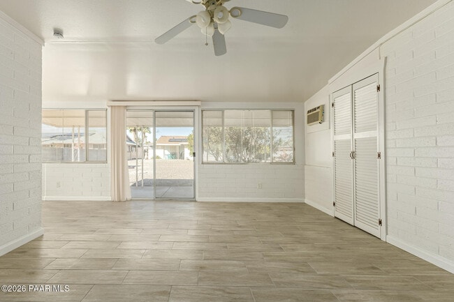 Building Photo - 11014 W Cheryl Dr