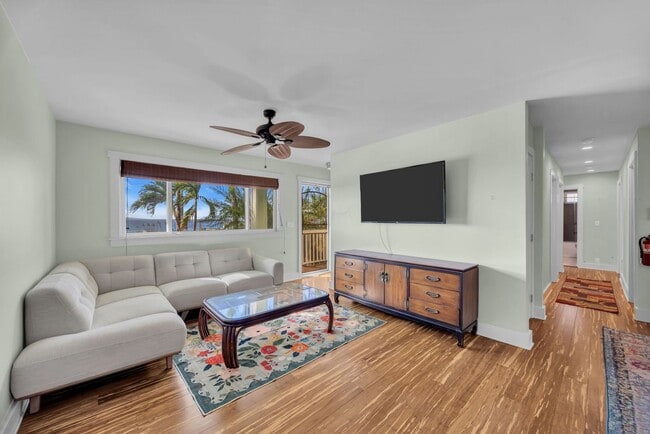 Building Photo - 1276 S Nahale Pl