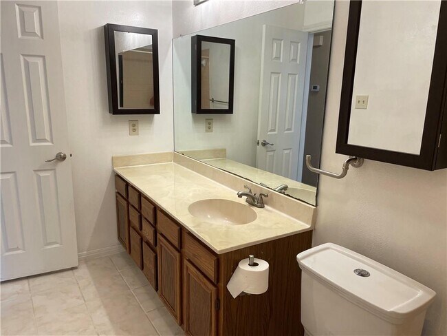 Building Photo - 8003 Willet Trail