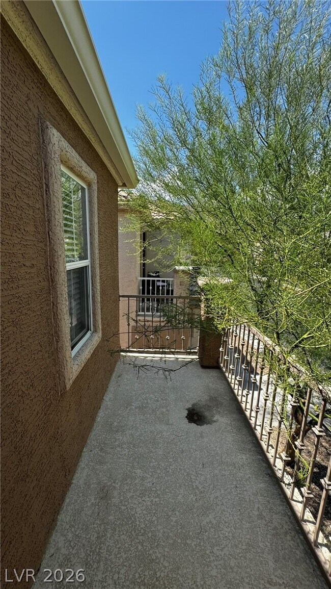 Building Photo - 10435 Prairie Schooner Ave
