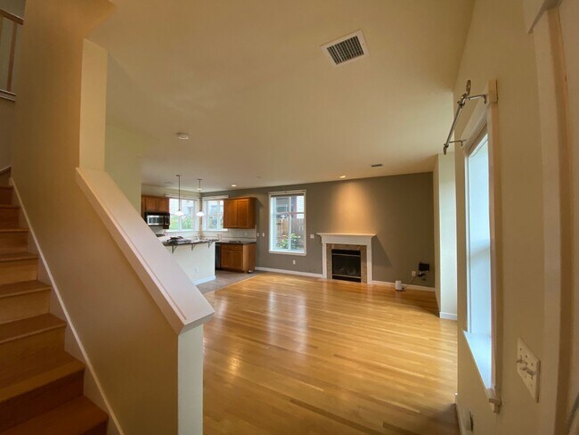 Building Photo - 3637 Wallingford Ave N