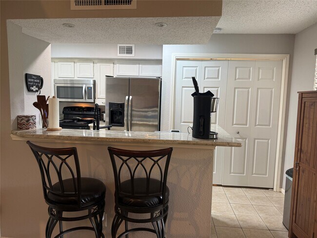 Building Photo - 2300 Old Spanish Trl