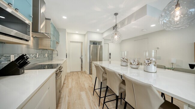 Building Photo - 1932 Harbourside Dr