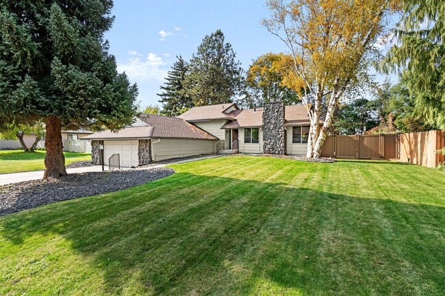 Primary Photo - Gorgeous South Hill Home