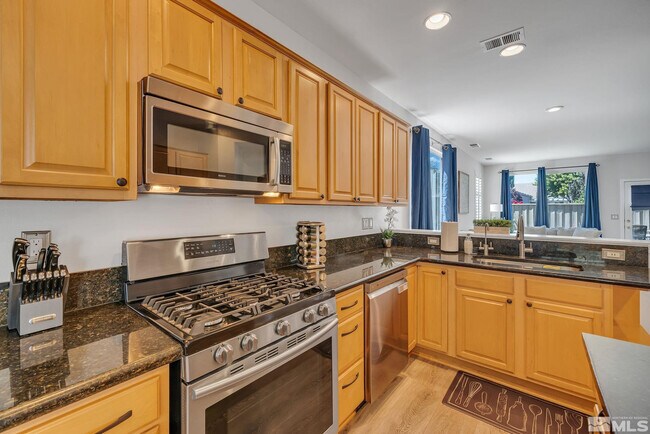 Building Photo - 10459 Summershade Ln