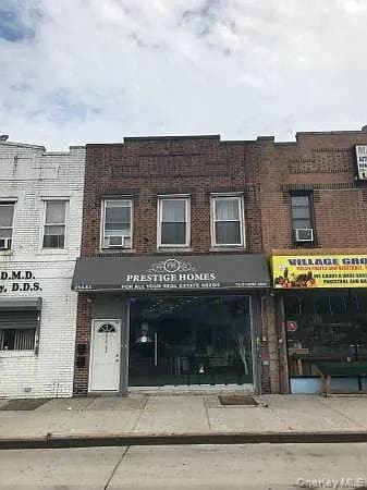 Building Photo - 214-83 Jamaica Ave