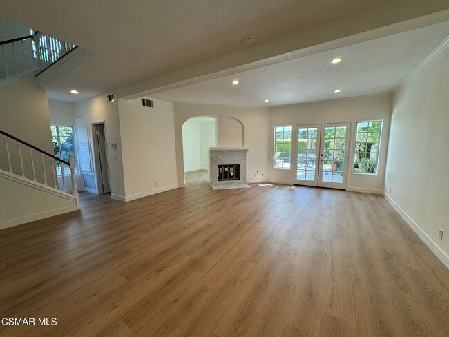 Building Photo - 834 Sunstone St