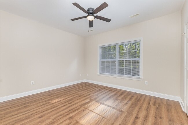 Building Photo - 2BR Condo in Cornelius