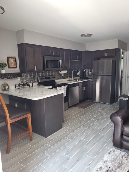 Building Photo - 2724 Arnold Tenbrook Ct