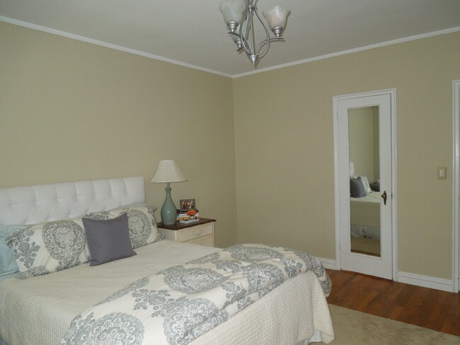 Building Photo - 70 Strawberry Hill Ave