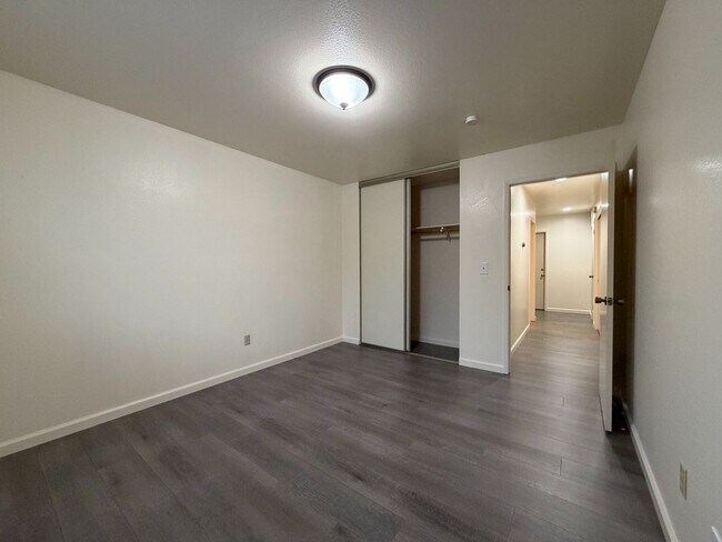 Building Photo - 745 Cedar Dr