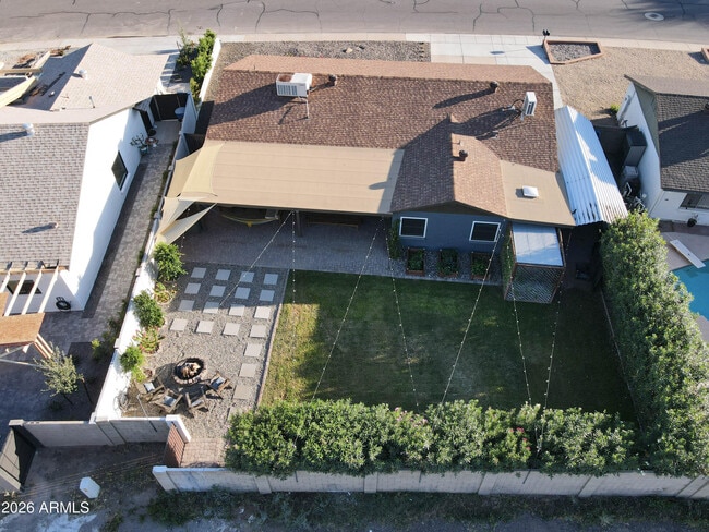 Building Photo - 2200 N Los Altos Dr