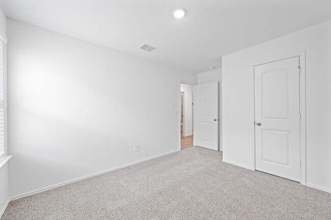Building Photo - 16830 Paintbrush Holw Ln