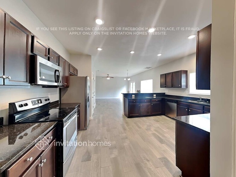 Building Photo - 120 Four Seasons Way