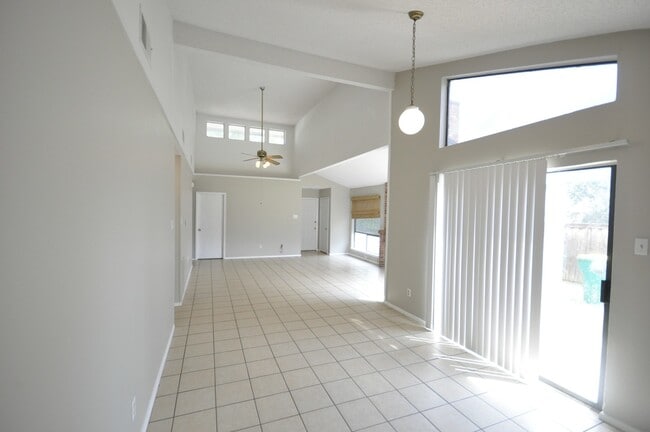 Building Photo - 328-332 W Corporate Dr