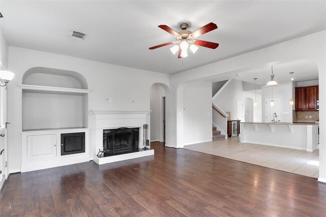 Building Photo - 800 S Frontier Ln