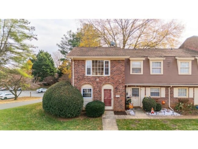 Building Photo - 2 Bedroom 2 Bathroom for Rent