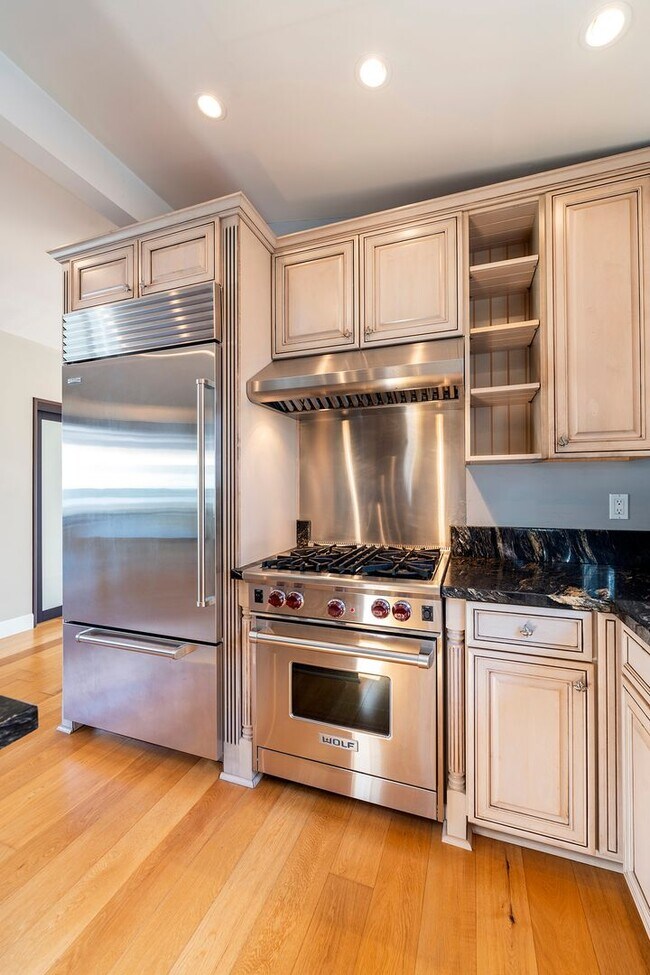 Building Photo - Beautiful Manhattan Beach Rental Home!