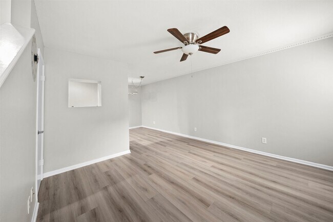 Building Photo - 1601 S Shepherd Dr