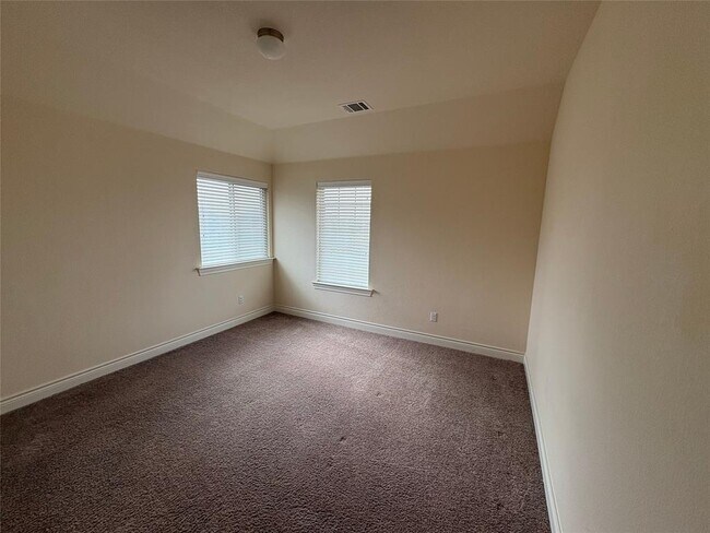 Building Photo - 3900 Crispin Hall Ln