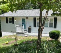 Building Photo - 3820 Altamira Dr